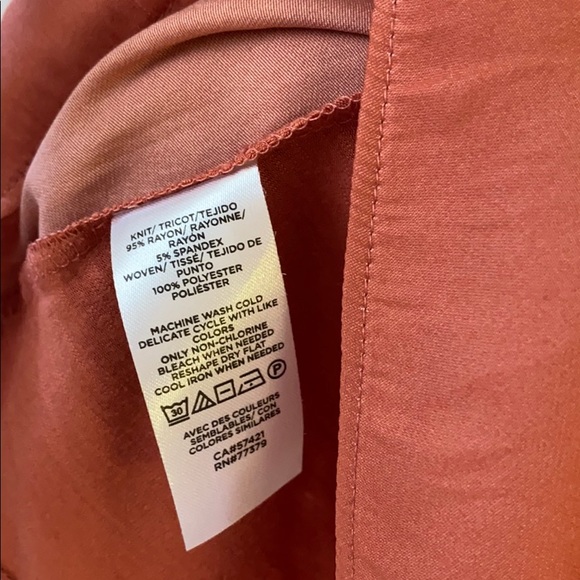 Ann Taylor keyhole mixed media top - Picture 4 of 4